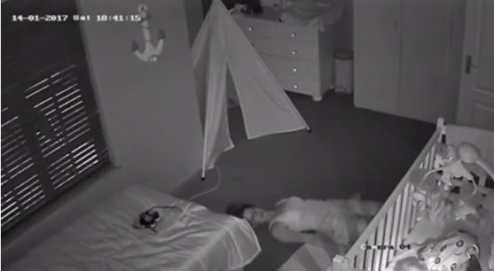 ВИДЕО: Татко тајно ја снимал собата на бебето- ќе се запрепастите од тоа што го правела мајката