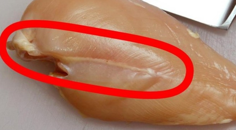 Пилешко месо со ваква бела линија не смеете да јадете, погледнете зошто