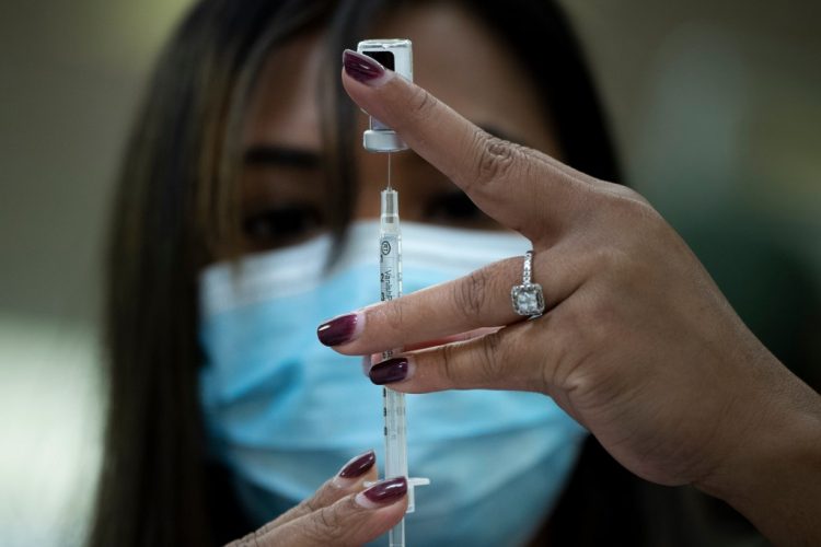 Медицинските сестри Ивана и Маја објаснуваат зошто не сакаат да се вакцинираат