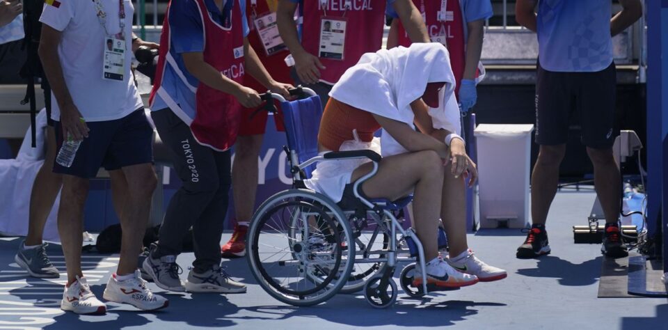 Драма во Токио: Тенисерка со количка изнесена од теренот- „Кој ќе биде крив ако јас умрам?“
