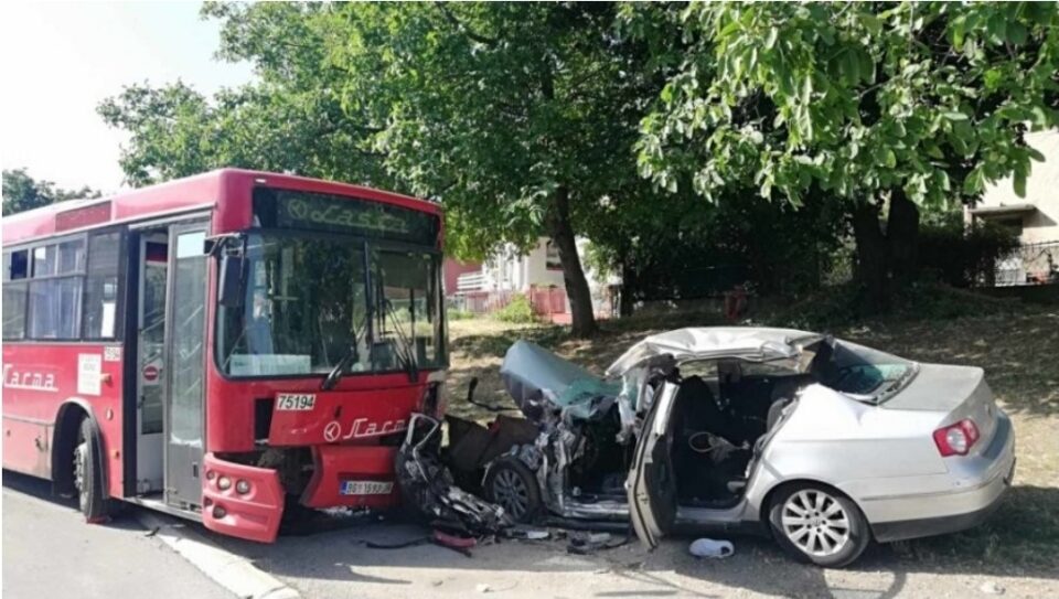 Страшна сообраќајка: Три лица загинаа откако на автобус му откажале кочниците во Смедерево (ФОТО)