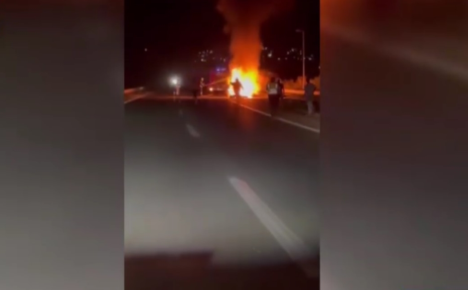 ВОНРЕДНА ВЕСТ: Автомобил целосно изгоре вечерва на автопат во Македонија (ВИДЕО)