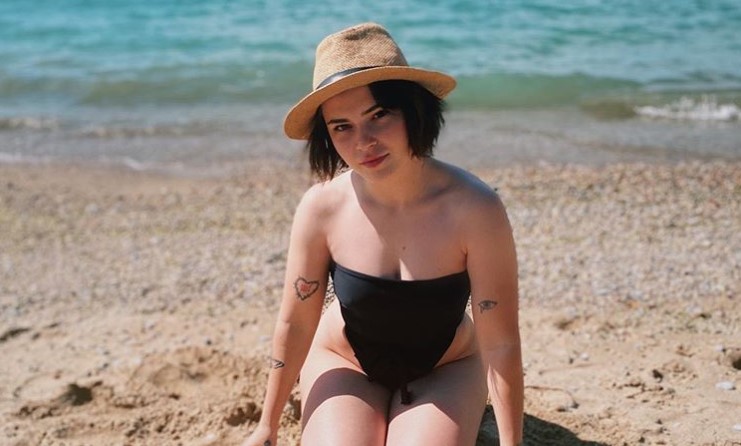 Македонка објави храбра фотка од плажа од Охрид: Ова е мојот задник со стрии и целулит (ФОТО)