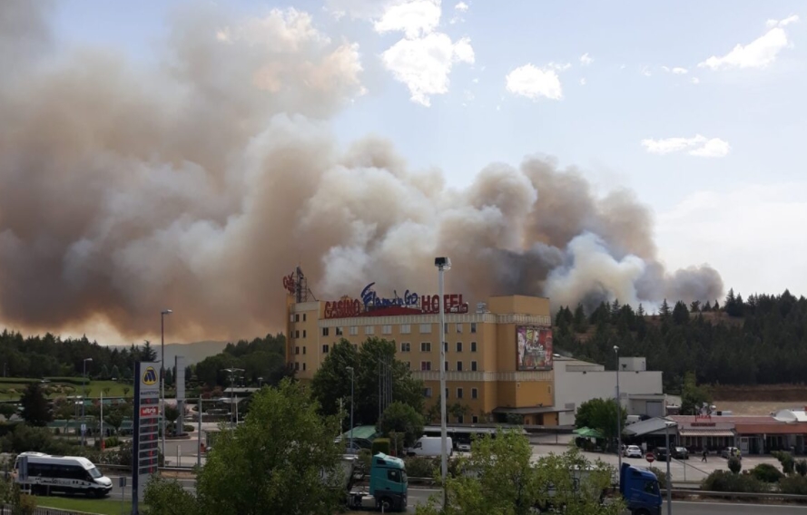 НАЈНОВА ВЕСТ 15:00 ЧАСОТ: Нов силен пожар кај казината во Гевгелија, во близина има и бензиска пумпа