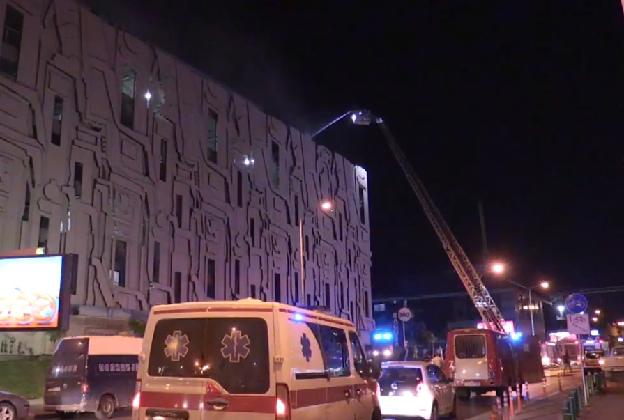 ПРВИЧНИ ИНФОРМАЦИИ: Ова е причината за пожарот во центарот на Скопје- истиот е изгаснат