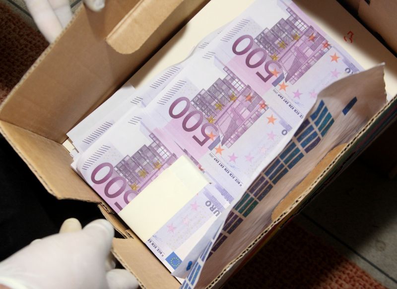 Вечерва во Скопје откриени фалсификувани 1 милион евра!