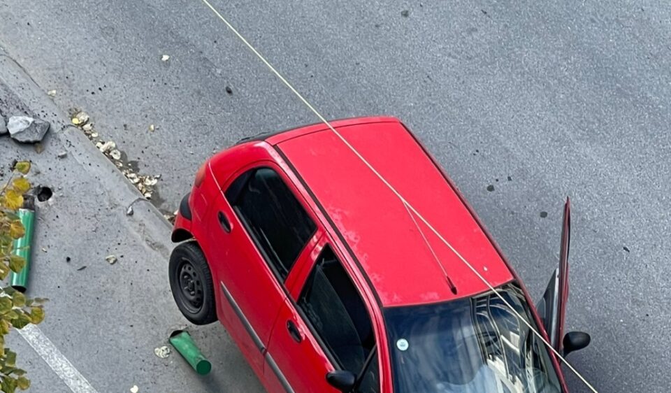 ФОТО: Уште една несекојдневна несреќа во центарот на Скопје