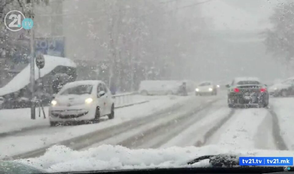 ВИДЕО: Овој македонски град утрово е под снежна покривка!
