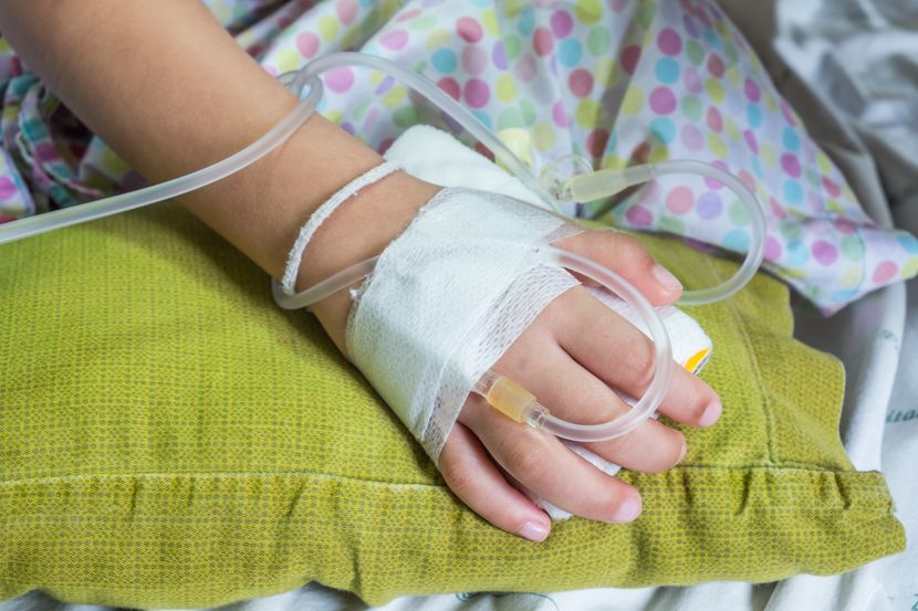 ЗГАСНА МЛАД ЖИВОТ: 16 годишно девојче ненадејно почина денеска на пат кон ковид центар во Подгорица