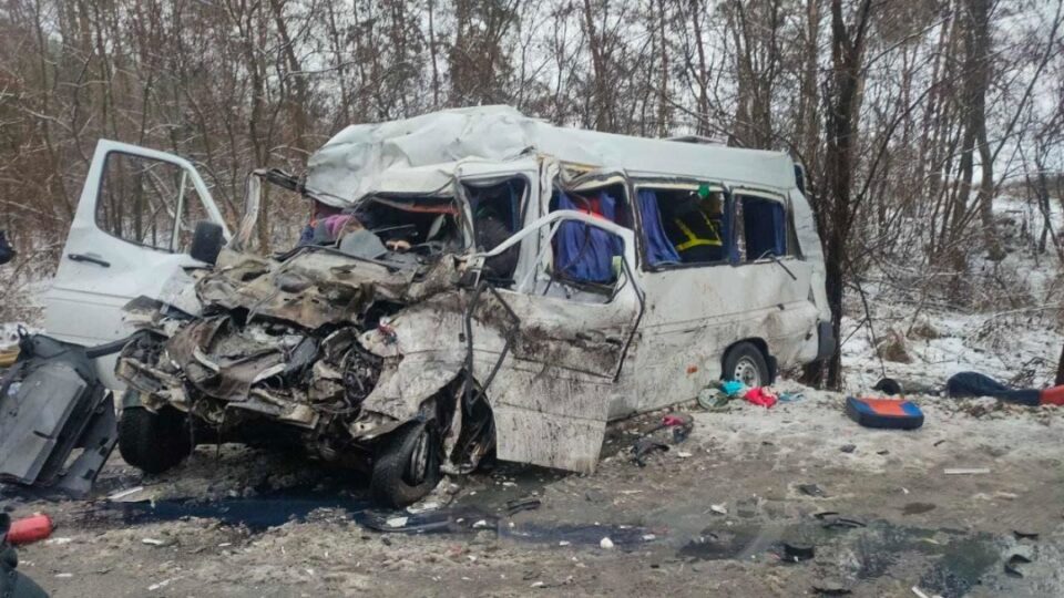 Глетката од лице место е запрепастувачка: Расте бројот на загинати лица во страшната сообраќајка во Украина