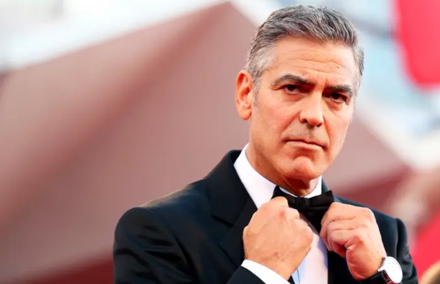И него го прегазија годините: Новите фотографии од Џорџ Клуни покажуваат колку нагло остарел (ФОТО)