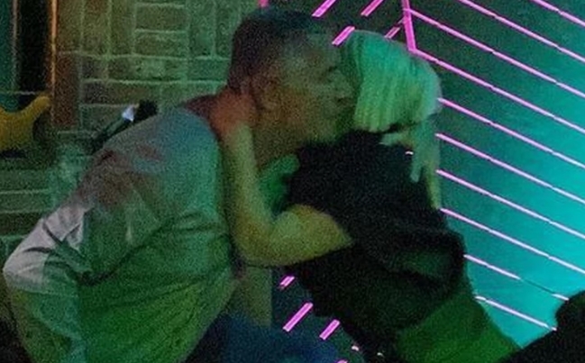 Мило Ѓукановиќ во ноќен провод со познатата пејачка: Паднаа прегратки, бакнежи… па пејачката веднаш се огласи (ФОТО)