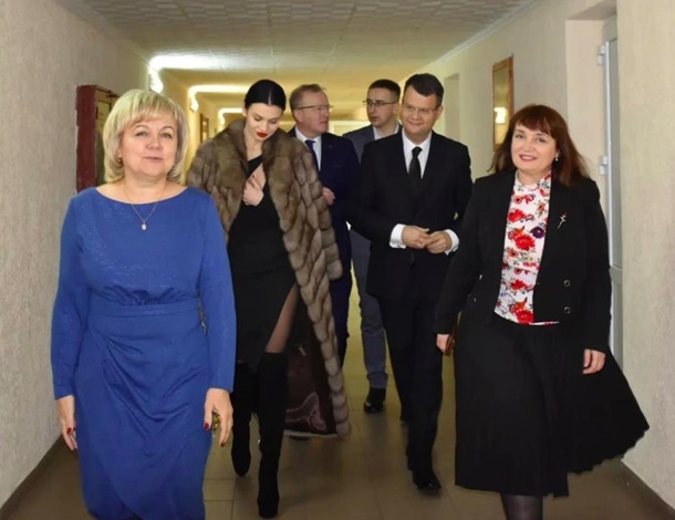 Фустанот на згодната Кристина го чинеше заменик министерот Игор разрешување од функцијата (ФОТО)