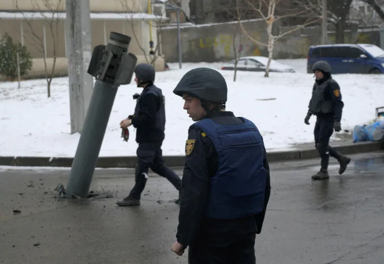 Жителите на Киев не смеат да ги напуштаат своите домови до понеделник до 8 часот наутро