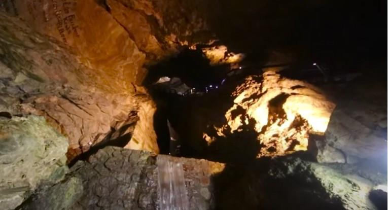 Три лица се заглавени во пештера, се подготвува акција за нивно спасување- драма во Австрија