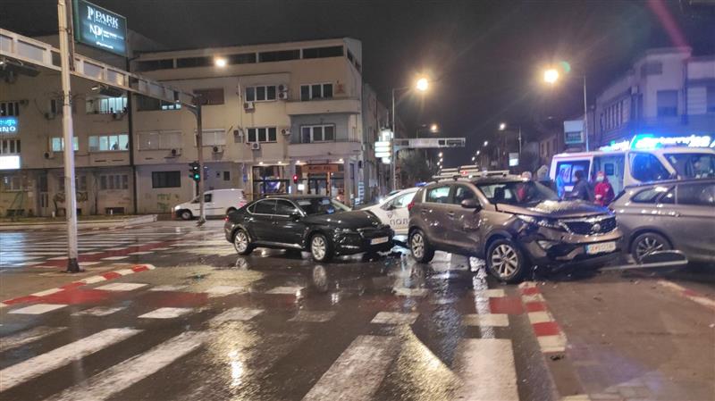 Двајца македонски министри попладнево доживеале сообраќајна несреќа