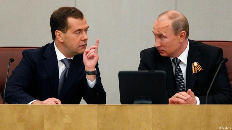 Дали Путин преку Медведев ѝ се заканува на Франција со војна?