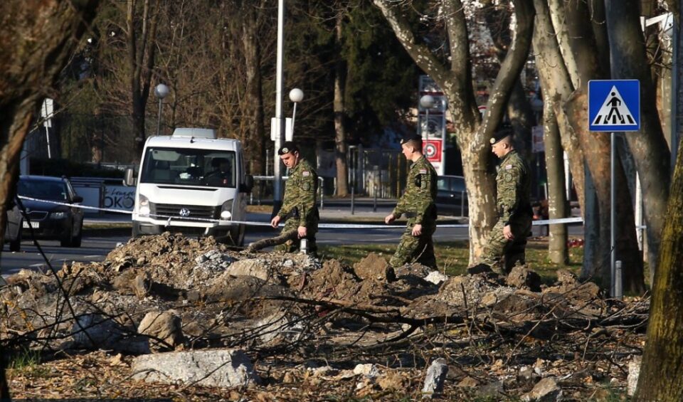 ПРОНАЈДЕНА Е ЦРНАТА КУТИЈА: Постојат сомнежи дека леталото кое се сруши во Загреб носело експлозивна направа