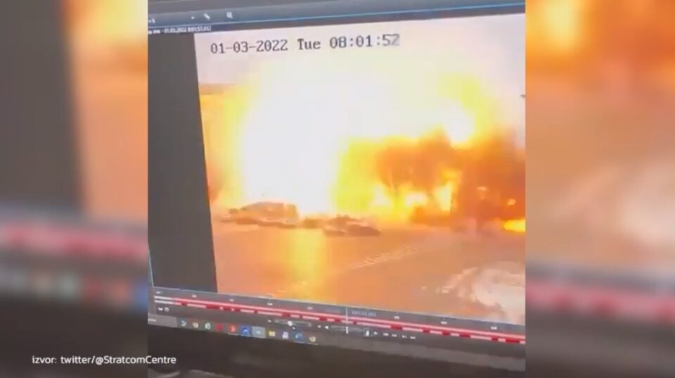 ВИДЕО: Страшна снимка од експлозија во Харков!