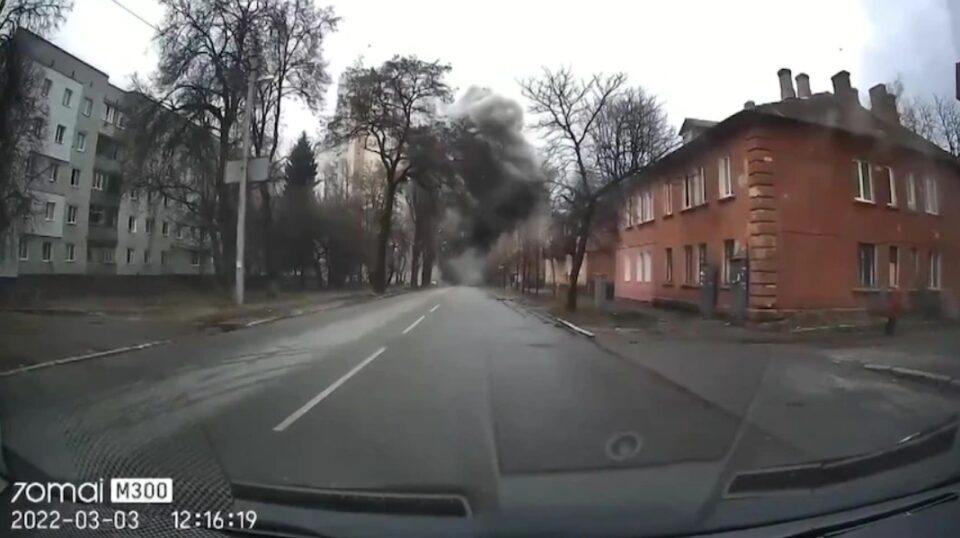 Катастрофален руски напад вечерва во украинскиот град Чернигов- загинаа најмалку 33 лица