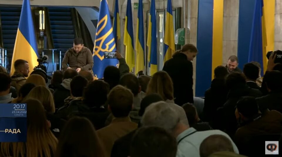 ВО ЖИВО: Зеленски во моментов држи прва прес-конференција откако започна војната (ВИДЕО)
