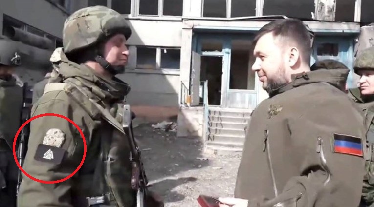 Руски полковник одликуван за убиство на 250 „нацисти“, но погледнете што има на униформата (ФОТО)
