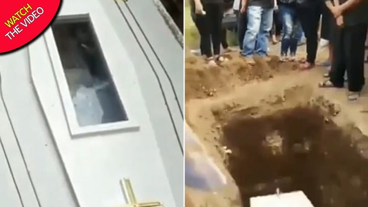 Сними ужасен момент на погреб: Починатиот „мавташе“ од ковчегот низ „стаклен прозорец“ (ВИДЕО)
