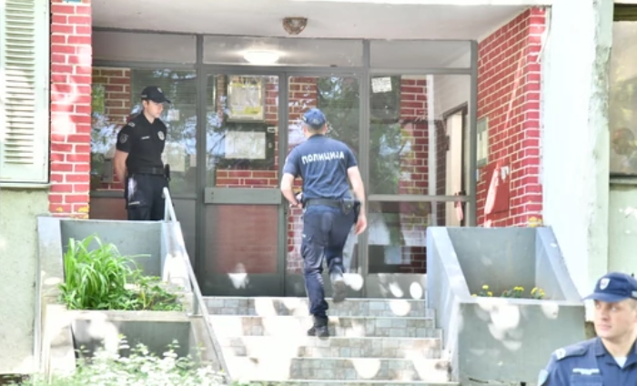 УЖАС СЕ СЛУЧИ УТРОВО: Мајка си го фрлила детето од балкон, па потоа скокнала по него- страшна вест ја потресе Србија