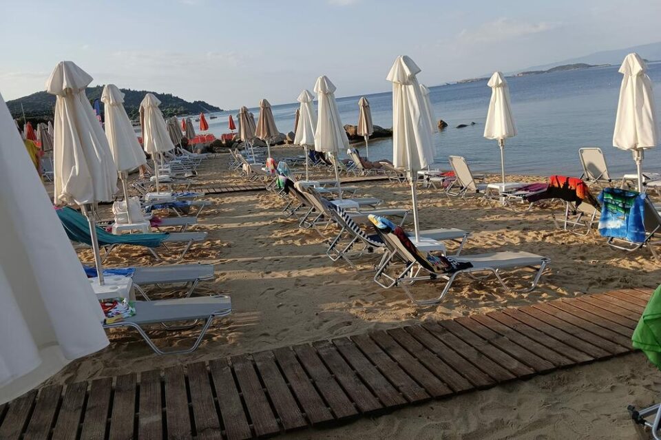 Македонец сведочи за БРКОТНИЦА од 5 наутро по грчките плажи: Туристите трчаат од зори за да ГО НАПРАВАТ ОВА!