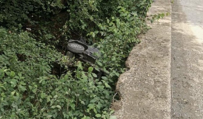 (фото) ЧЕТИРИ МОМЧИЊА ЗАГИНАА ДОЦНА СИНОЌА: Автомобил излета од мост, страшна трагедија во Србија