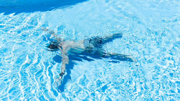 ТРАГЕДИЈА: Маж влегол да се разлади во базен, па починал- неофицијално се работи за човек кој имал срцеви проблеми