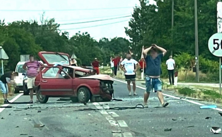 (фото) Страшен судир меѓу камион и автомобил: Загина возач на „голф“ во сообраќајка кај Бјелина