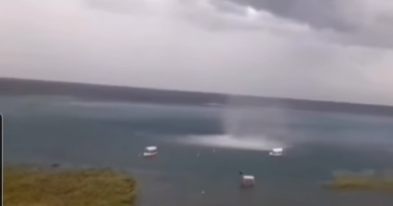 Несекојдневна појава: Торнадо преврте чамец во Охридско езеро (ВИДЕО)