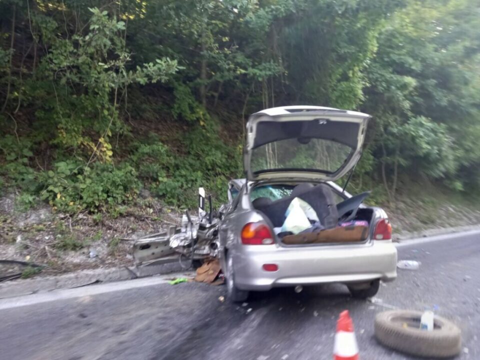 ФОТО: Едно лице загина рано утрово во тешка сообраќајка во Македонија