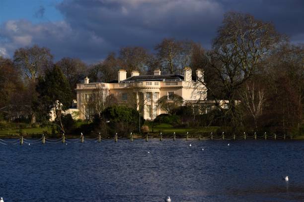 Најскапиот дворец во светот се наоѓа во Лондон, чини 285 милиони евра