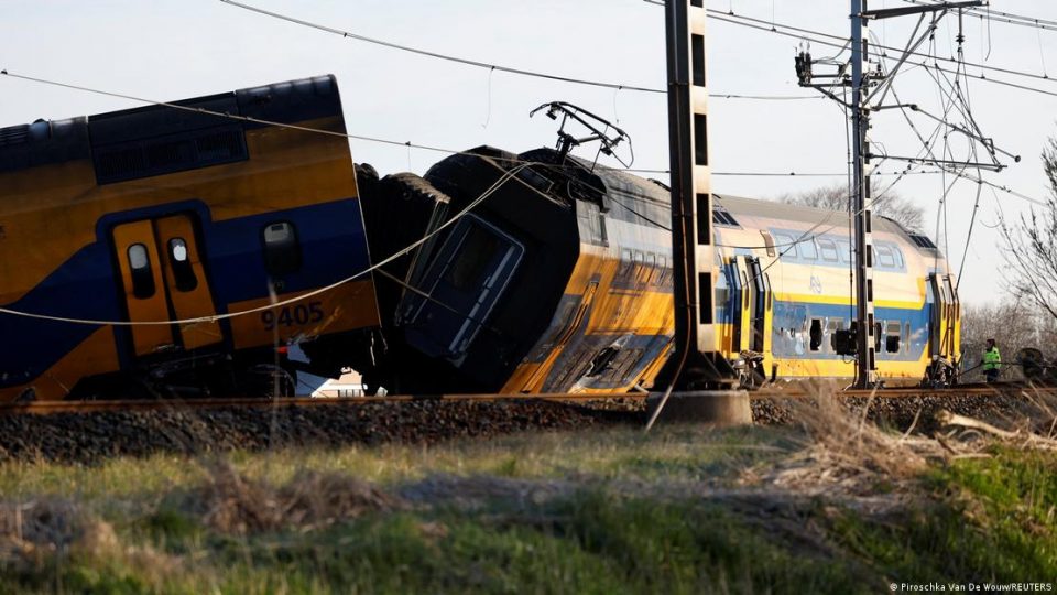Тешка железничка несреќа се случи рано утрово во Холандија (ФОТО)