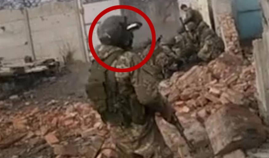 НЕВЕРОЈАТНА СНИМКА: Украински снајперист погоди во глава руски војник- она што се случи подоцна не е за верување (ВИДЕО)