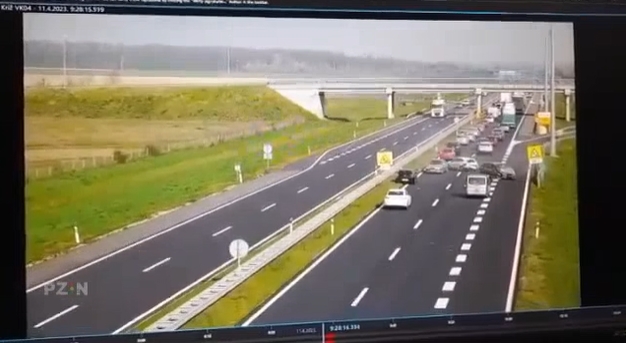 ОДЗЕМЕТЕ МУ ЈА ВОЗАЧКАТА ВЕДНАШ: Објавена снимка од сообраќајка на автопатот А3 во Хрватска (ВИДЕО)