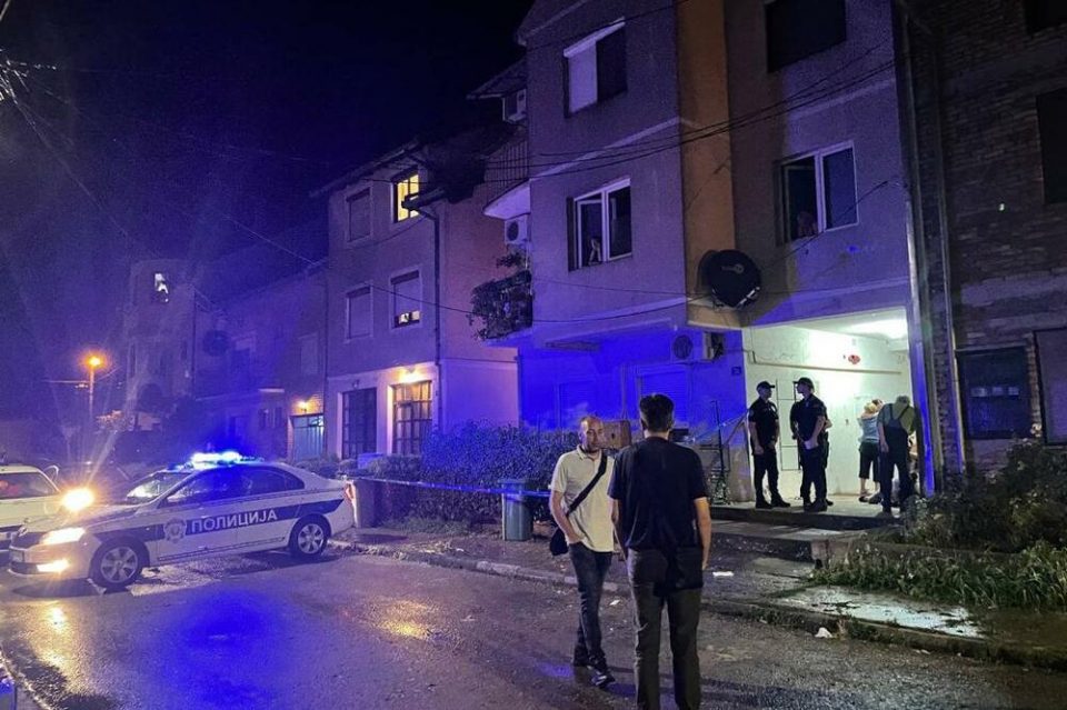 Тропала на прозорецот на тетка ѝ кога наеднаш се струполила- нови детали за смртта на 12 годишното девојче во Нови Сад