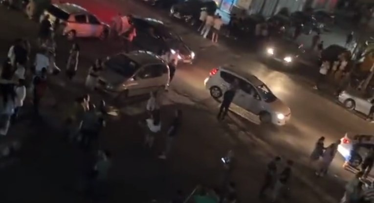 НАЈНОВА ВЕСТ: Жителите во паника масовно ги напуштија домовите- силен земјотрес вечерва го погоди Баку (ПРВИ СНИМКИ)