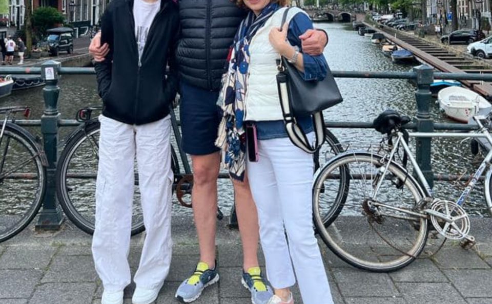 ФОТО: Порасна ќерката на Радмила Шекеринска и Бобо Дајнерс- има само 13 години, а веќе е повисока од мајка ѝ