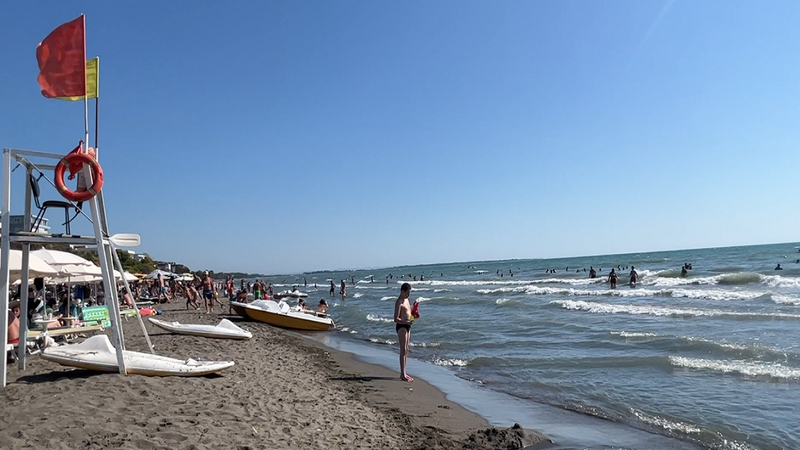 ЛАДНАТА ВОДА НЕ Е ИГРАЧКА: Кардиолог предупредува зошто срцето може да откаже за неколку минути во водата