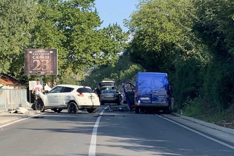 ФОТО: По три дена борба за живот, едно лице почина по тешката сообраќајка во близина на ресторанот „Салаш“ кај Подгорица