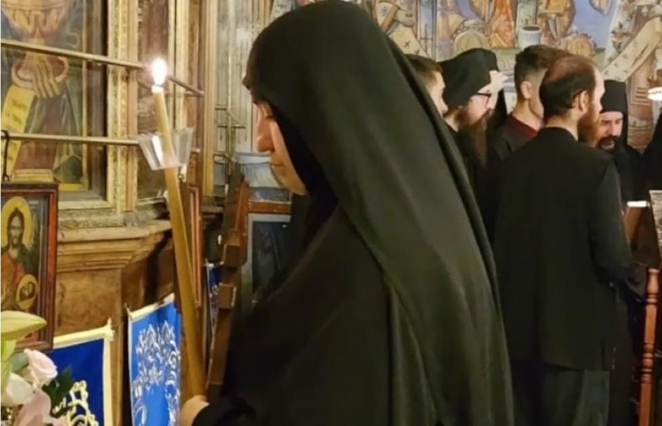 ФОТО: Искушеничката Николина Петреска од Охрид по 7 години се замонаши и доби монашко име