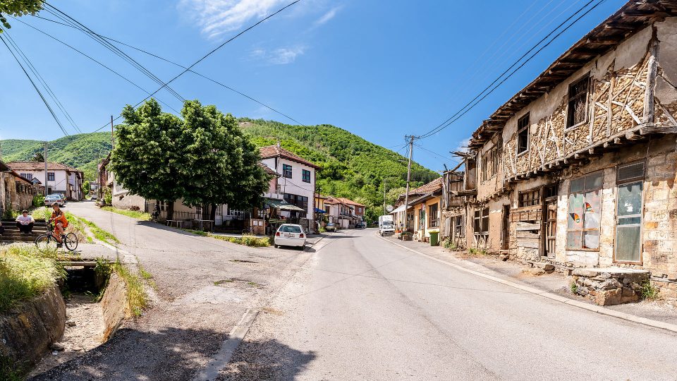 Трагедија во кратовоското село Шљегово: Едно лице загина во тешка сообраќајка