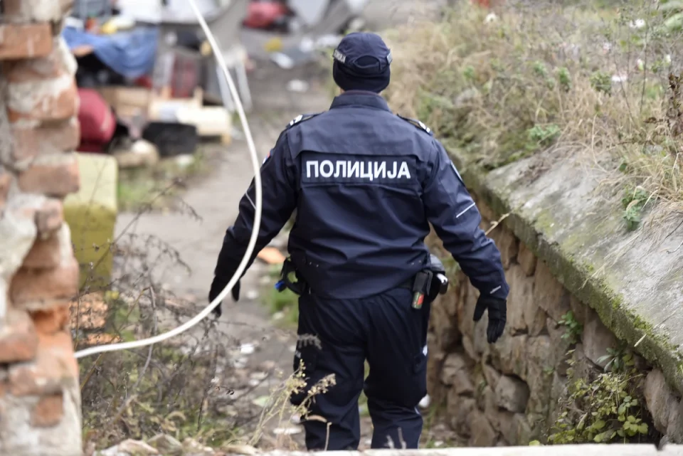 Телото и главата се на исто место: Ловџии пронајдоа обезглавено тело во близина на хиподормот во Велика Плана