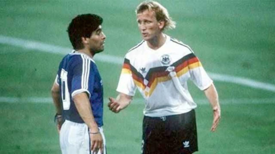 Ненадејно од срцев удар ноќеска почина легендарниот германски фудбалер