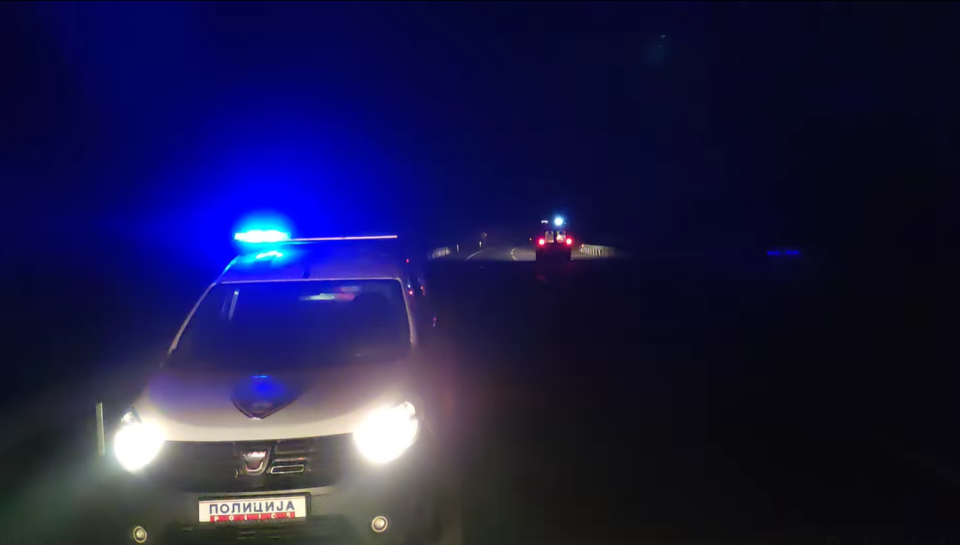 ВИДЕО: Нова сообраќајка ноќеска на патот Штип – Кочани, 40 годишна жена со комбе излета од патот