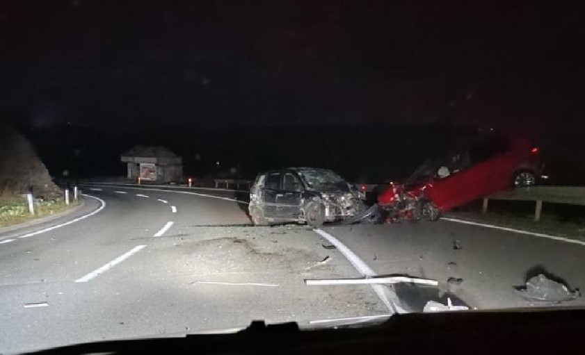 (фото) Едно лице им подлегна на повредите, друго се бори за живот: Страшна сообраќајка се случи синоќа на патот Подгорица-Цетиње