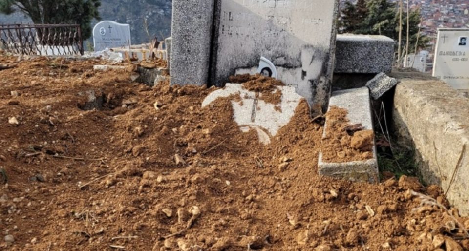 Полицијата истражување откопување на гробови во Македонија на оваа локација